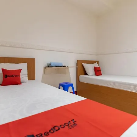 RedDoorz near Stasiun Juanda Jakarta-3